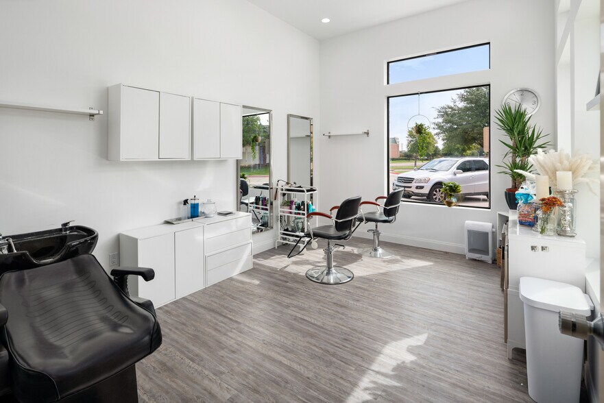 More Photos Of 1790 King Arthur Blvd, Carrollton Coworking Space