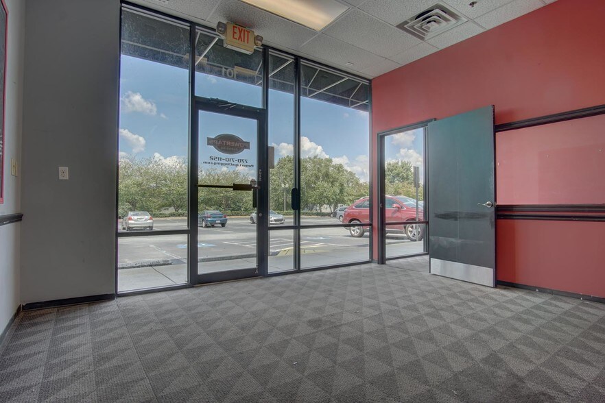 More Photos Of 12910 Highway 92, Woodstock Storefront For Lease