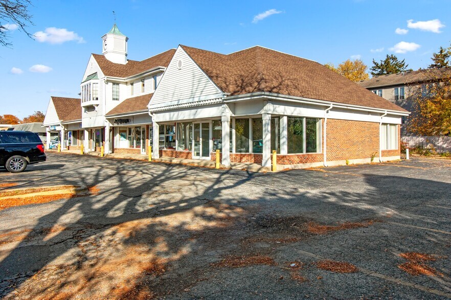 More Photos Of 328-350 Ridge Rd, Wilmette Storefront Retail Office For Sale