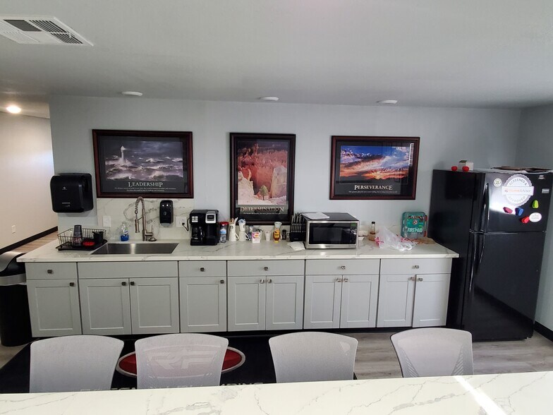 More Photos Of 2810 Market St & 2867 Main St, Riverside Warehouse For Sale