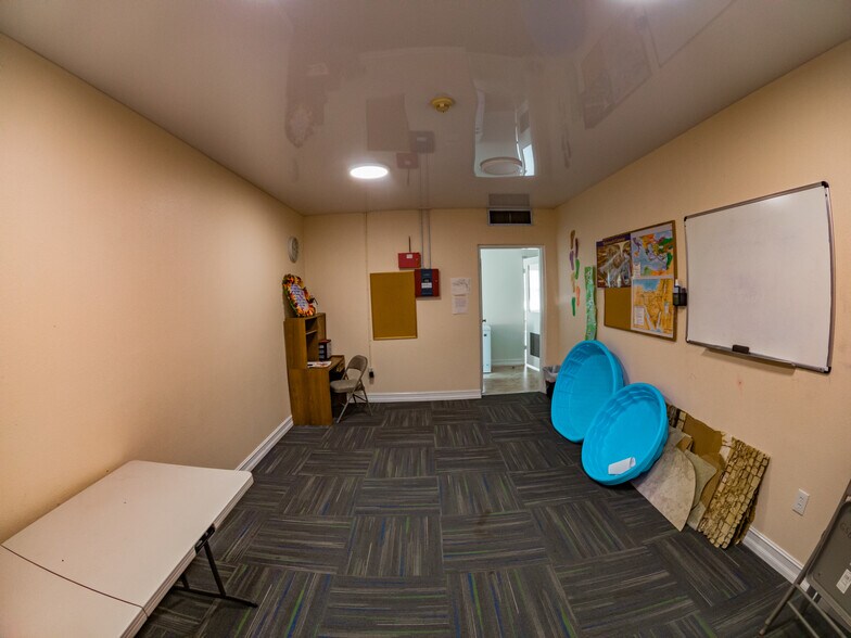 More Photos Of 1901 Leonid Rd, Jacksonville Schools For Sale