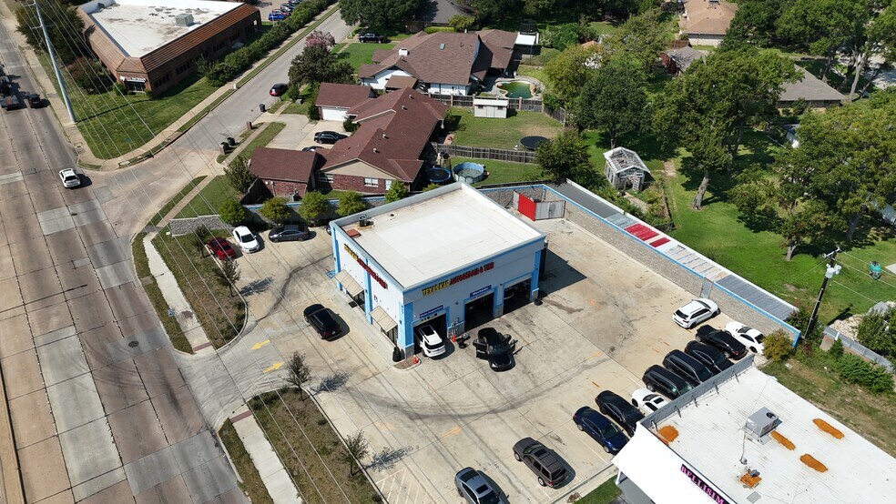 More Photos Of 617 W Centerville Rd, Garland Auto Repair For Lease