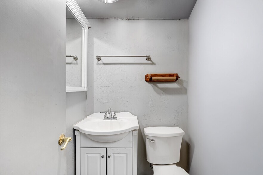 More Photos Of 24274 CA-108, Twain Harte Office For Sale