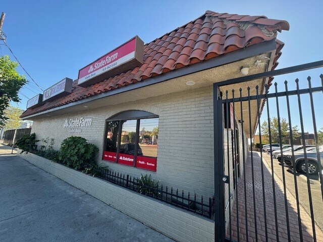 More Photos Of 13920 Foothill Blvd, Sylmar Storefront Retail Office For Lease
