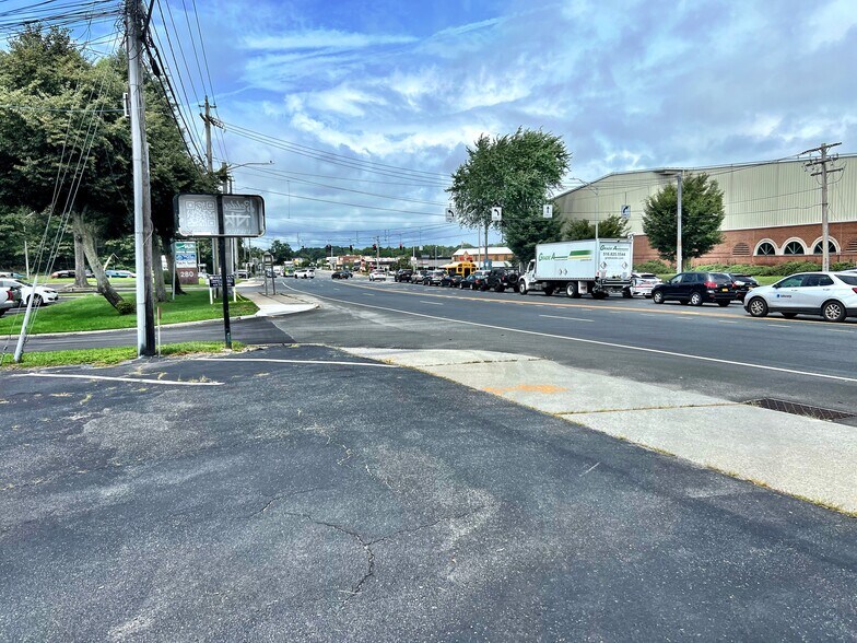 More Photos Of 262 Middle Country Rd, Selden General Retail For Sale
