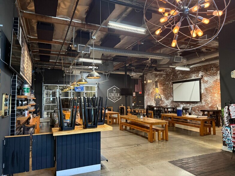 More Photos Of 3083 N Lima St, Burbank Warehouse For Sale