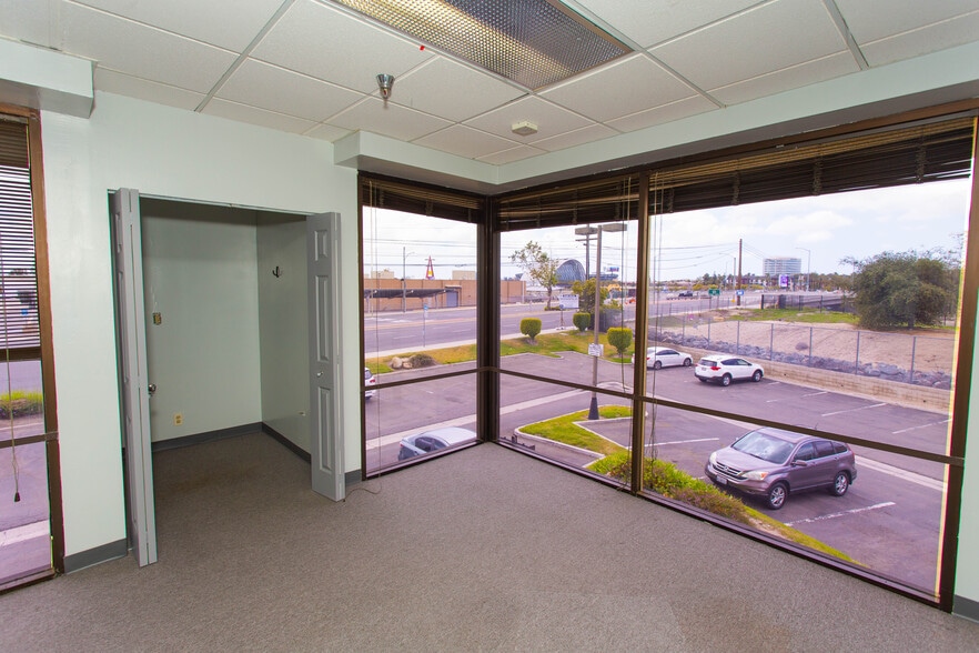 More Photos Of 1855 W Katella Ave, Orange Office Residential For Lease