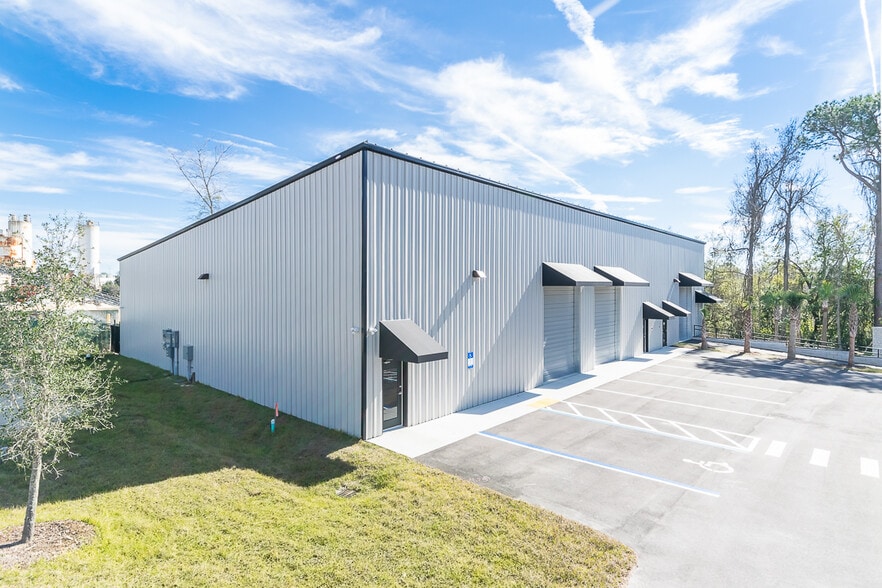 More Photos Of 3558 Masters Rd, Jacksonville Warehouse For Lease