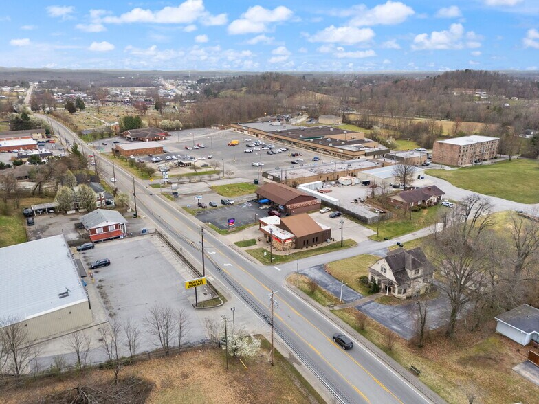 More Photos Of 725 S Main St, London Medical For Sale