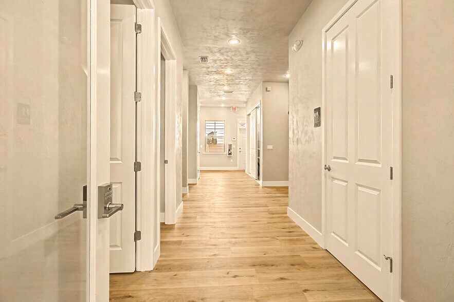 More Photos Of 13598 W Newberry Rd, Newberry Office For Lease