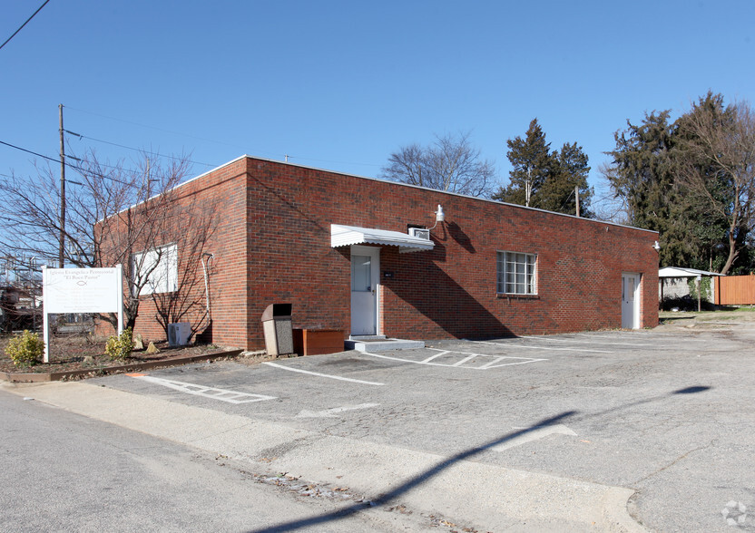 Primary Photo Of 705 Pershing Rd, Raleigh Showroom For Lease