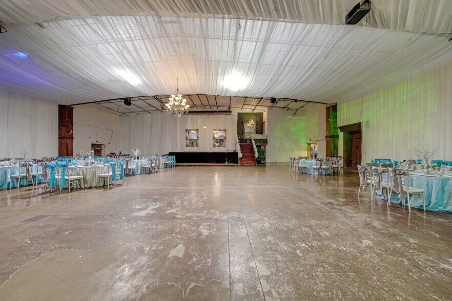 More Photos Of 8012 Endor, Houston Warehouse For Lease