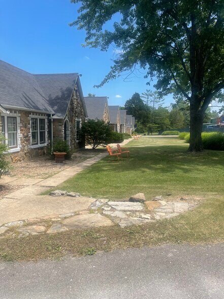 More Photos Of 901 E Washington St, Cuba Hotel For Sale