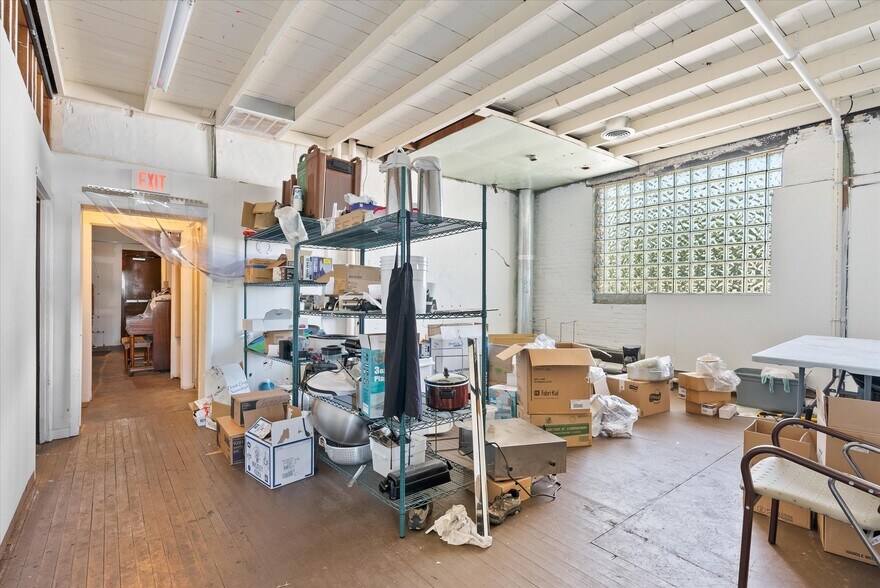 More Photos Of 1133 Indiana Ave, Sheboygan Storefront Retail Office For Lease