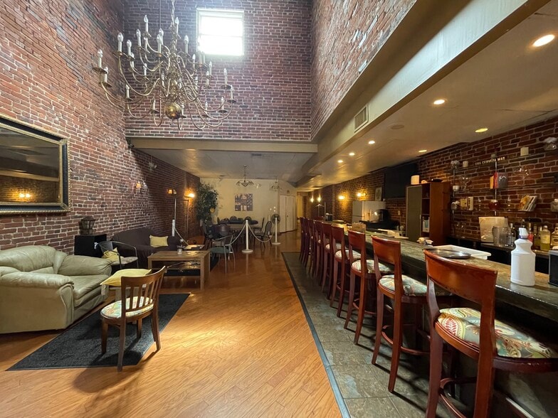 More Photos Of 1924 E Carson St, Pittsburgh Restaurant For Sale