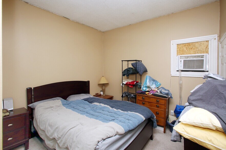 More Photos Of 10-12 Centre St, Markham Office Residential For Sale