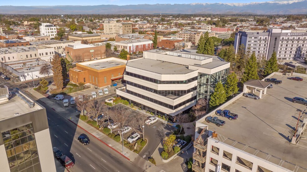 More Photos Of 100 Willow Plz, Visalia Medical For Sale