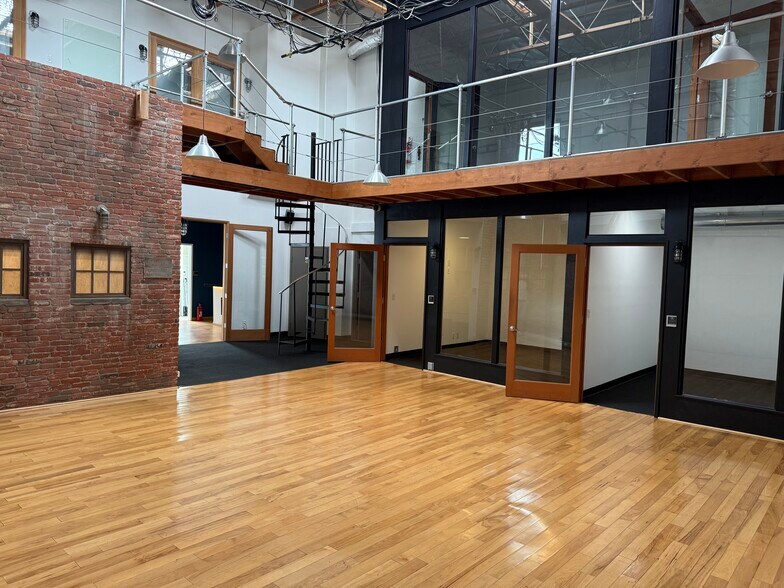 More Photos Of 8950-8956 Ellis Ave, Los Angeles Showroom For Lease