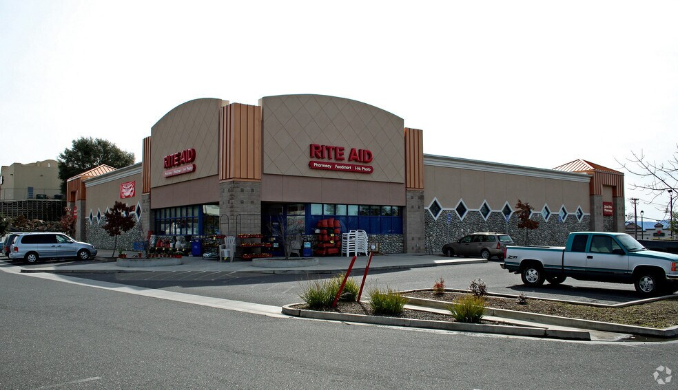 Primary Photo Of 855 Mono Way, Sonora Drugstore For Lease