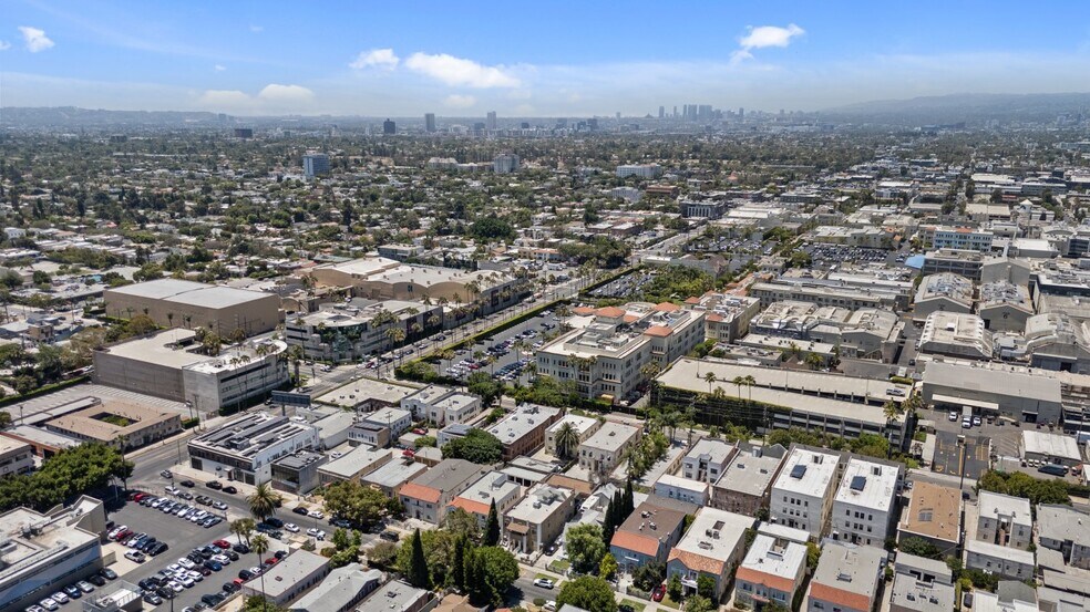 More Photos Of 737 N Ridgewood Pl, Los Angeles Apartments For Sale