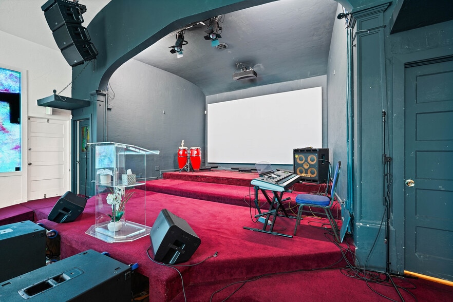 More Photos Of 2703 California St, Berkeley Religious Facility For Sale