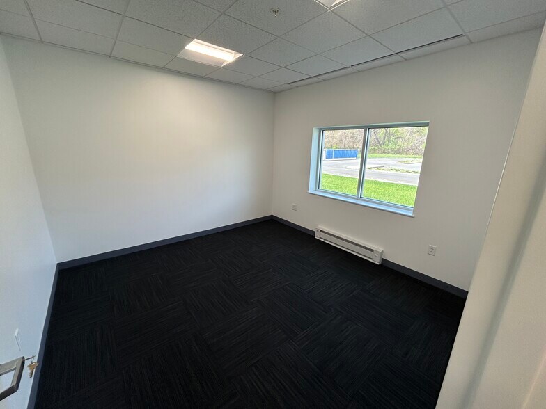 More Photos Of 861 Sloan Ave, Hamilton Distribution For Sale