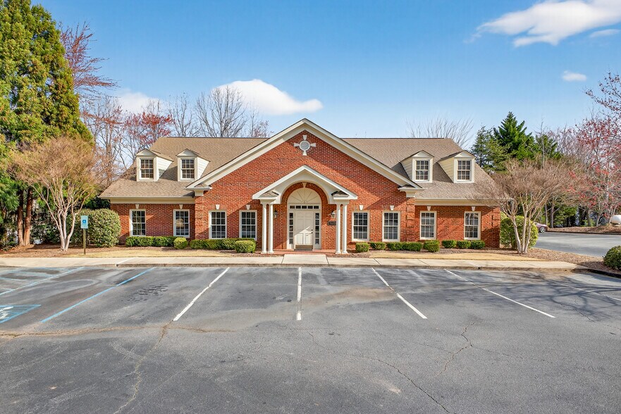 Primary Photo Of 5 Hawthorne Park Ct, Greenville Office For Sale
