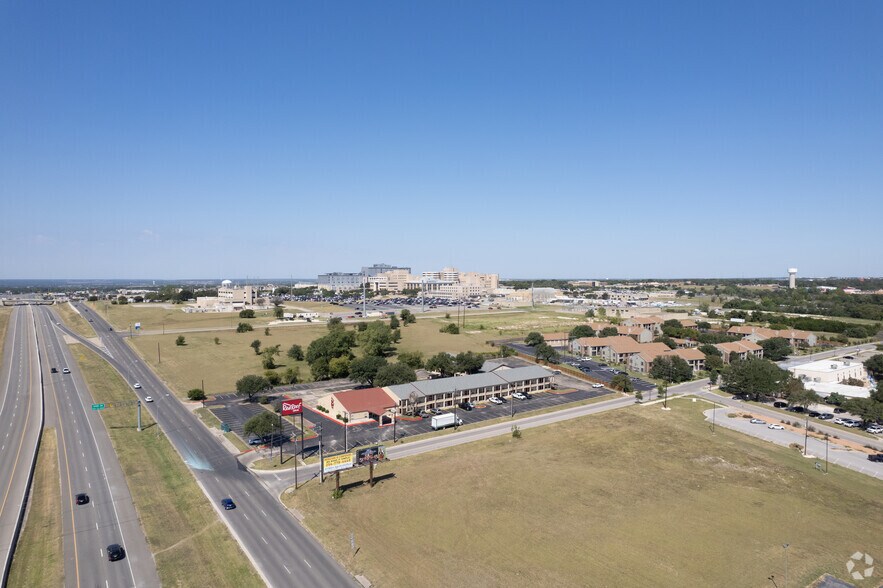 More Photos Of 400 SW H K Dodgen Loop, Temple Hotel For Sale