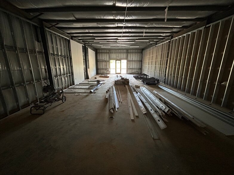 More Photos Of 8521 Grelot Rd, Mobile General Retail For Lease