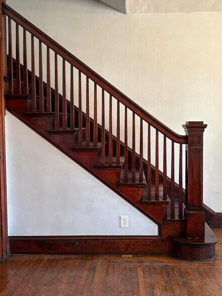 More Photos Of 603 Chestnut St, Coshocton Apartments For Sale