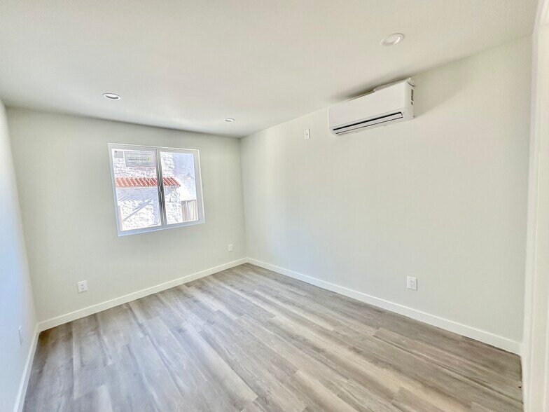 More Photos Of 1637-1639 1/2 Micheltorena St, Los Angeles Apartments For Sale