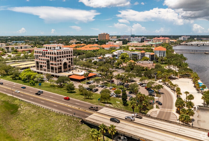 More Photos Of 101 Riverfront Blvd, Bradenton Office For Lease