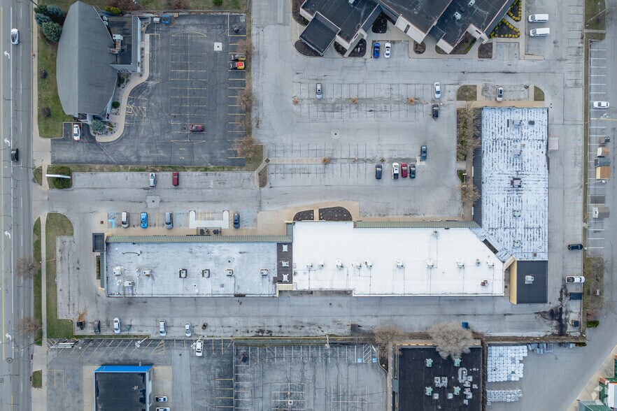 More Photos Of 3128-3160 Secor Rd, Toledo Storefront For Lease
