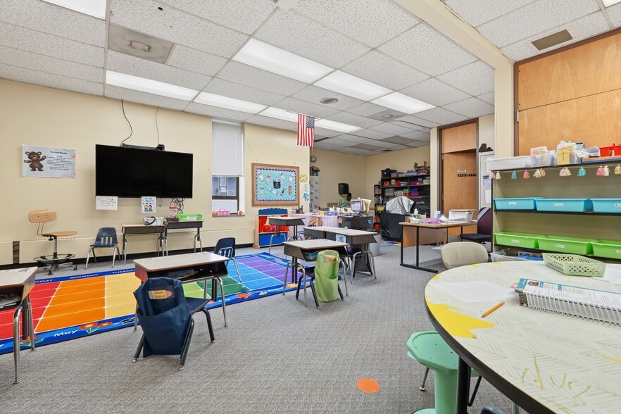 More Photos Of 221 E 12th Ave, Homestead Schools For Lease