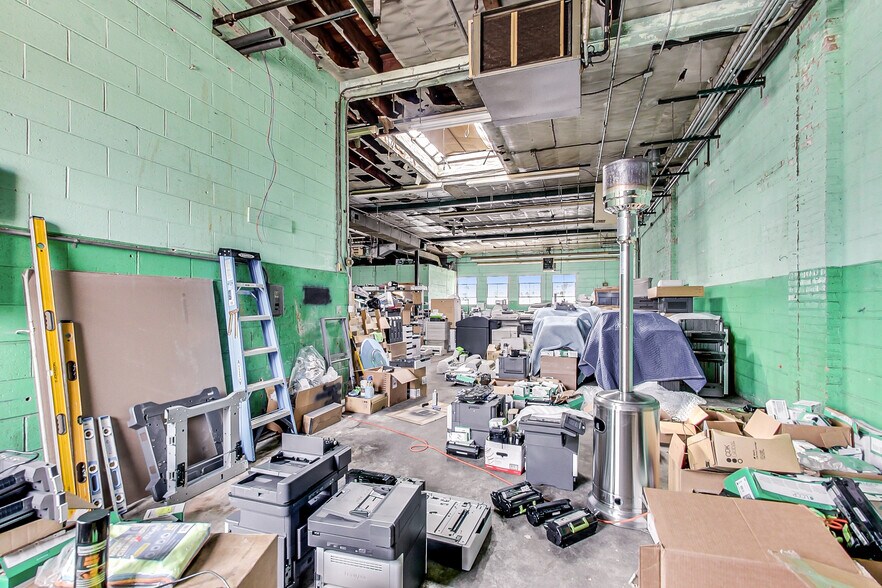More Photos Of 8101 Ridgeway Ave, Skokie Warehouse For Sale