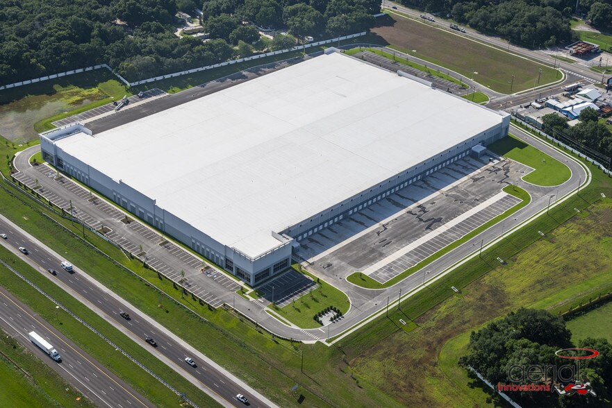 More Photos Of 1003 N Taylor Rd, Seffner Warehouse For Lease