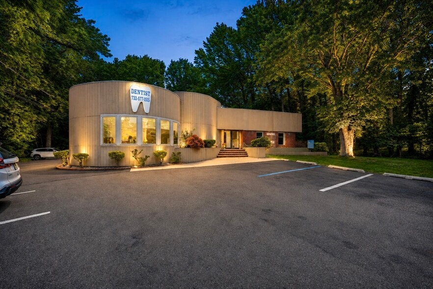 Primary Photo Of 270 Route 9 N, Manalapan Township Office For Lease