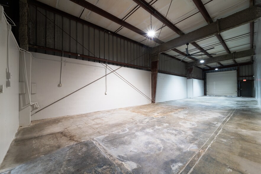 More Photos Of 5826-5830 Corporation Cir, Fort Myers Warehouse For Sale