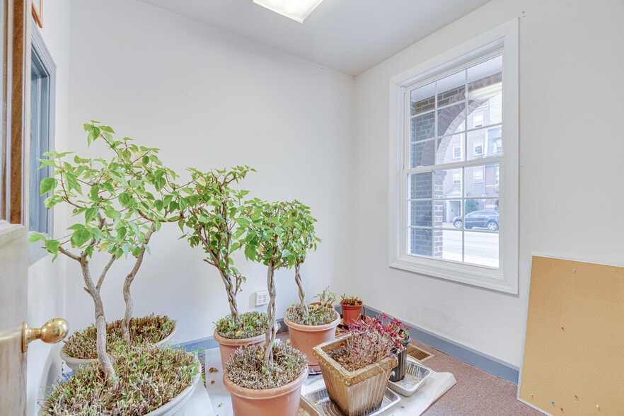 More Photos Of 217 N Washington St, Alexandria Office Residential For Sale