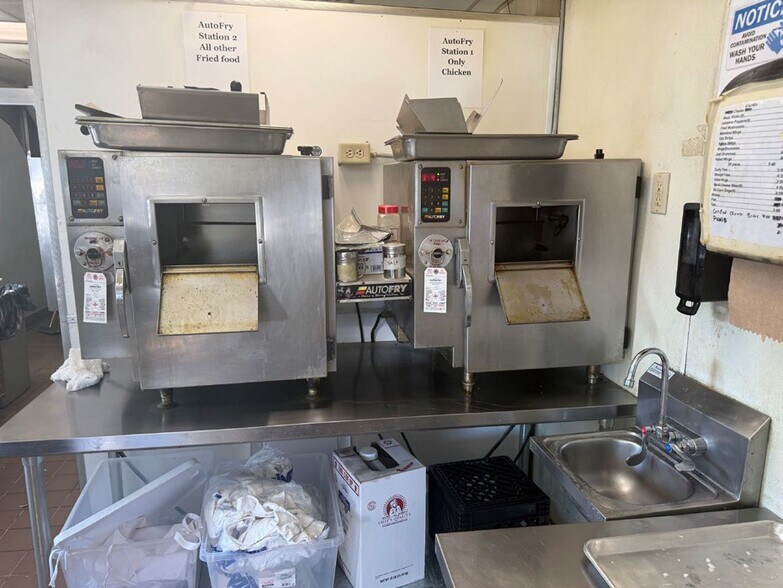 More Photos Of 130 N Main St, Oregon Restaurant For Sale