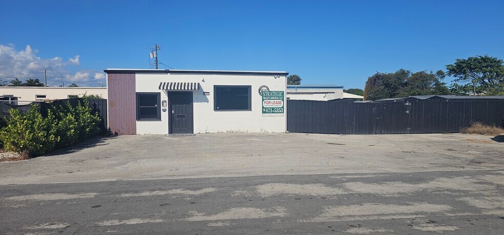 Primary Photo Of 211 SE 9th Ave, Boynton Beach Light Manufacturing For Lease