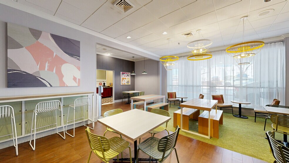 More Photos Of 6617 Ritchie Hwy, Glen Burnie Hotel For Sale