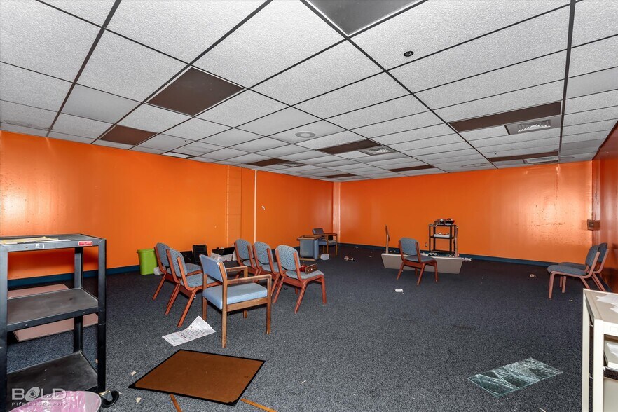 More Photos Of 200 All Saints Rd, Pelican Schools For Sale