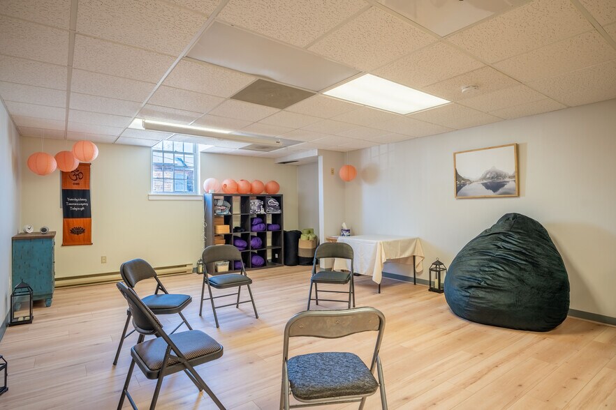 More Photos Of 47 Water St, Mystic Marina For Sale