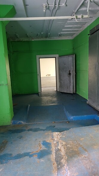 More Photos Of 35 High St, Poughkeepsie Warehouse For Lease