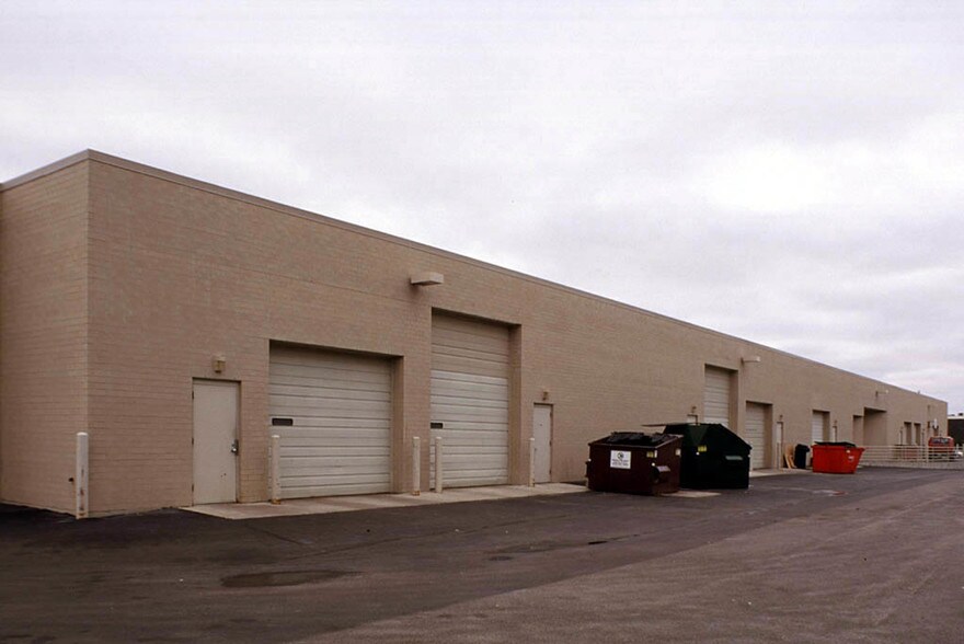 More Photos Of 1277 Naperville Dr, Romeoville Warehouse For Lease