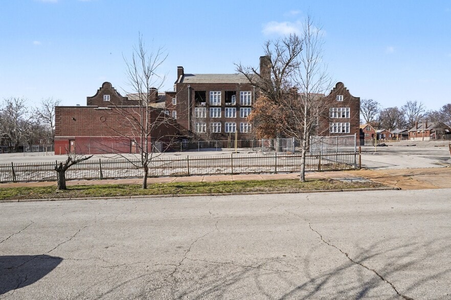 More Photos Of 5316 Ruskin Ave, Saint Louis Schools For Sale