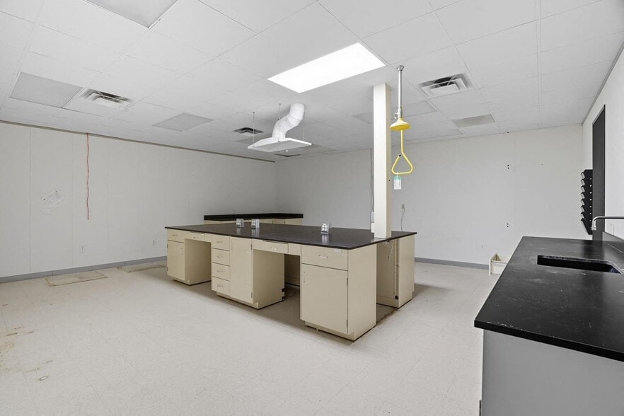 More Photos Of 4233 Technology Dr, Durham Research And Development For Lease