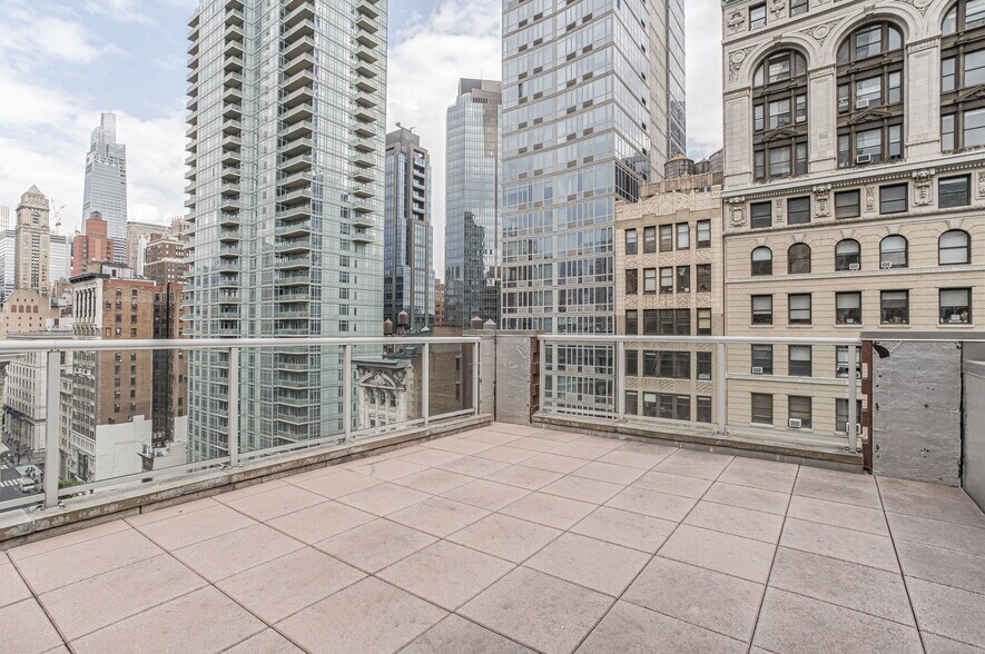 More Photos Of 304 Fifth Ave, New York Loft Creative Space For Lease