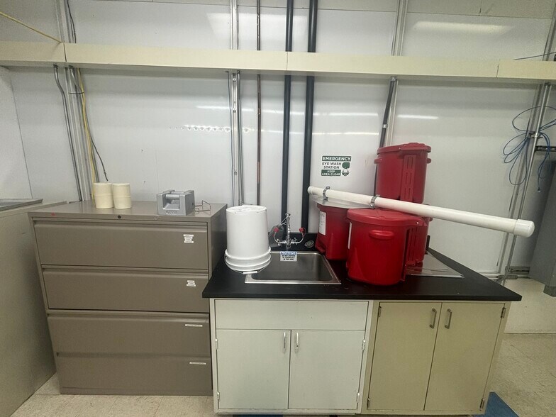 More Photos Of 1230 Bordeaux Dr, Sunnyvale Light Manufacturing For Lease